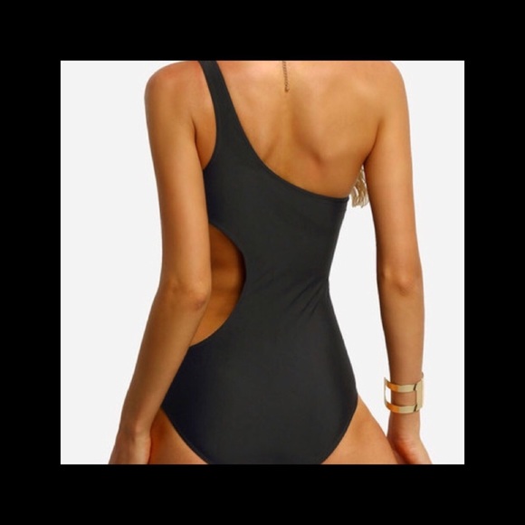 Cutout Monokini - Picture 3 of 5